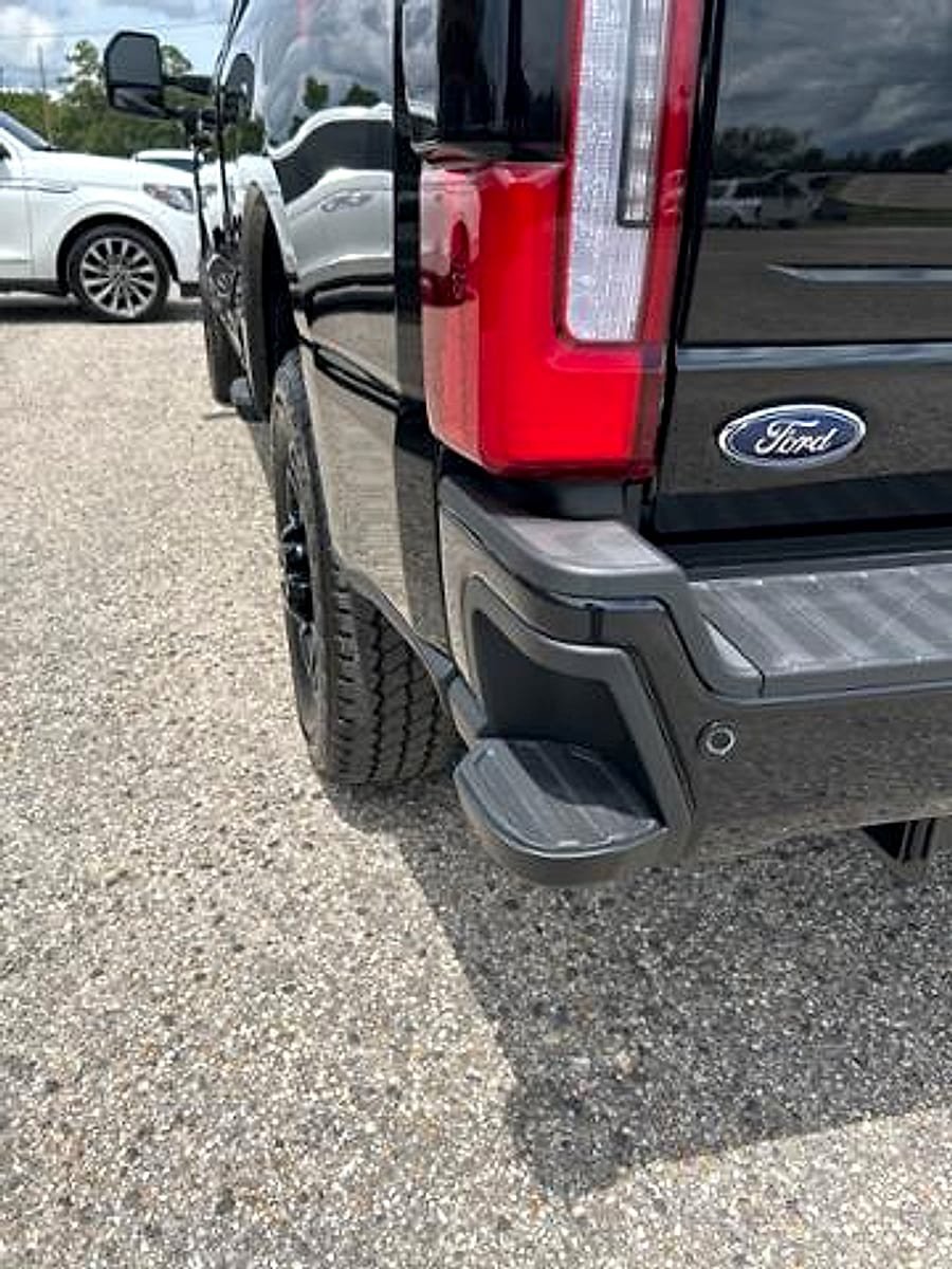 New 2025 Ford F250 Platinum AWD/4WD image 9