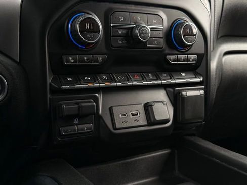 Used 2019 Chevrolet Silverado 1500 LTZ image 29