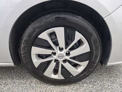 Used 2024 Nissan Altima 2.5 S FWD image 32