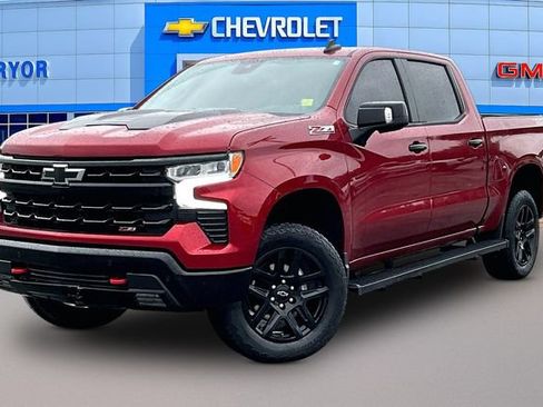 Used 2024 Chevrolet Silverado 1500 LT Trail Boss w/ LT Trail Boss Premium Package AWD/4WD image 3