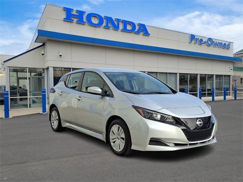 Used 2025 Nissan Leaf S image 3