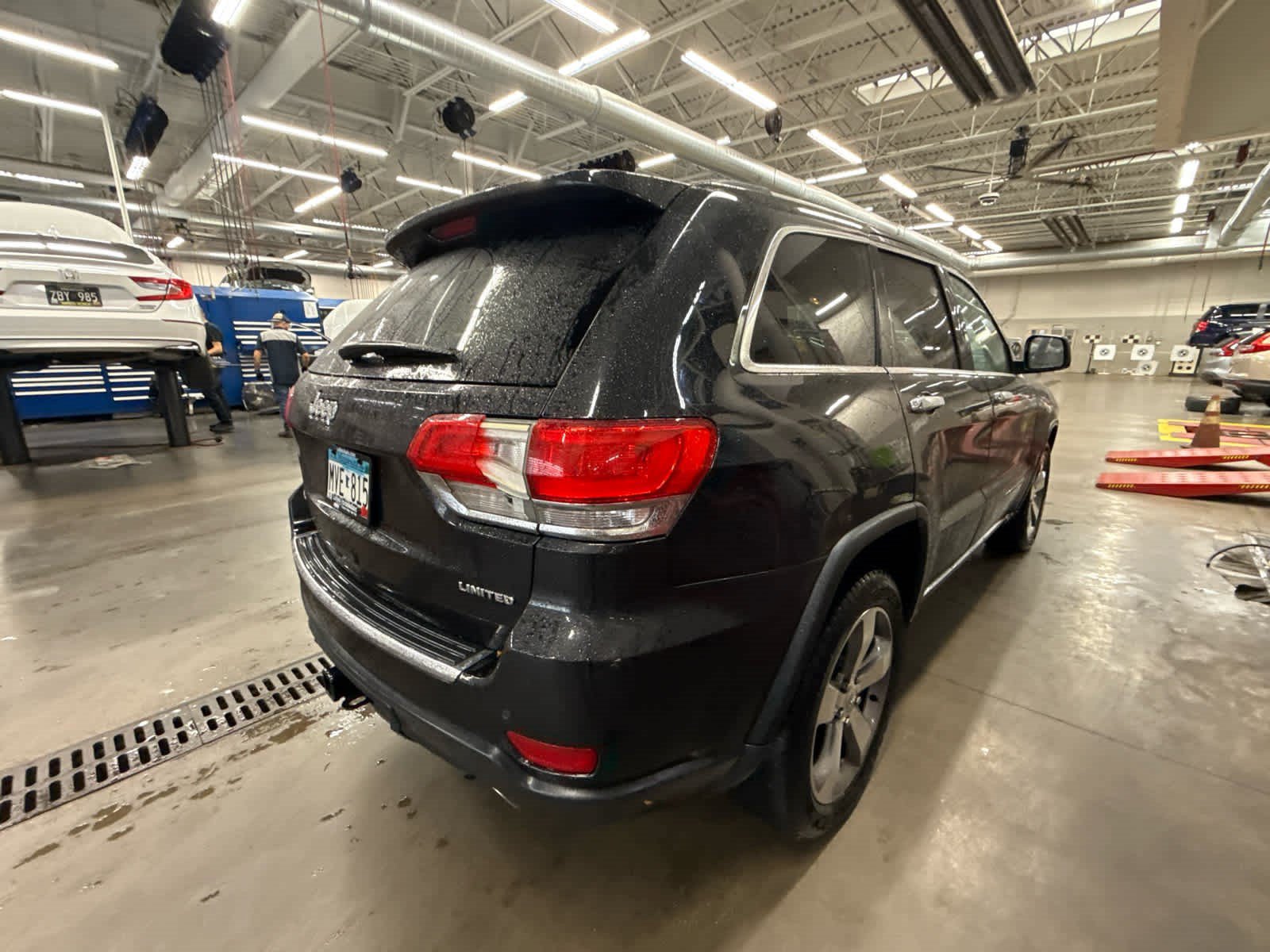 Used 2015 Jeep Grand Cherokee Limited w/ Trailer Tow Group IV AWD/4WD image 8