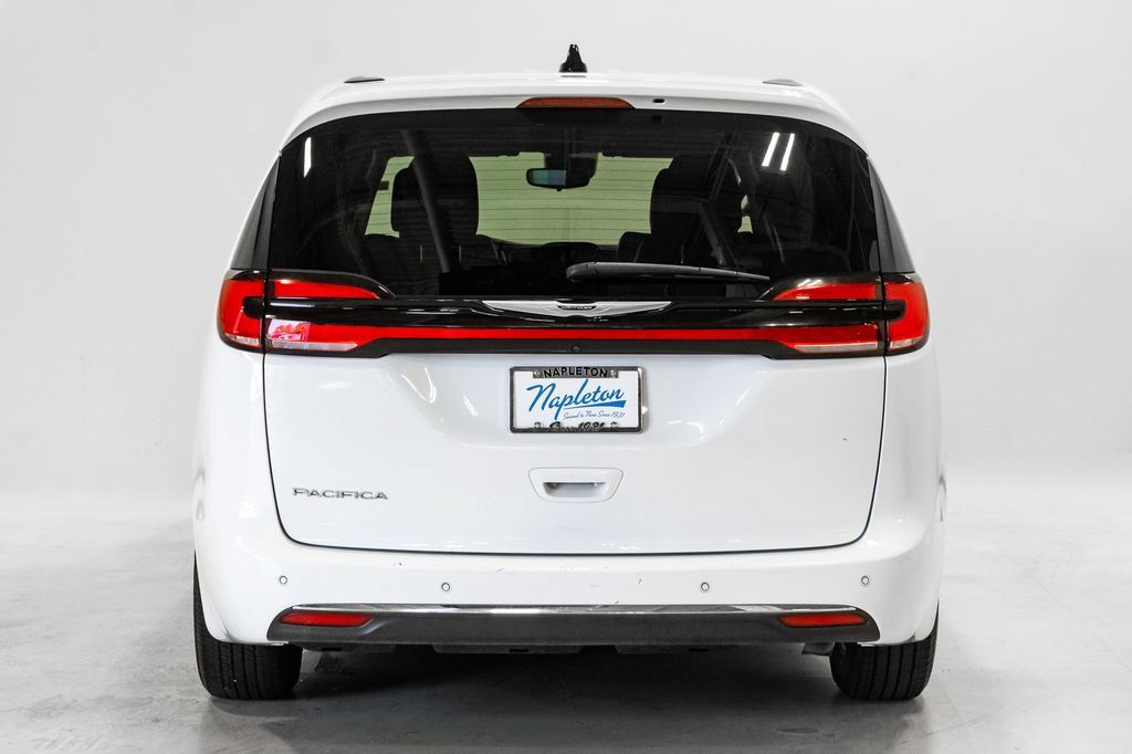 Certified 2024 Chrysler Pacifica Touring-L FWD image 29