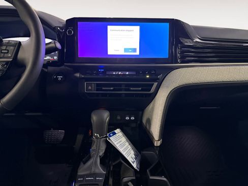 New 2026 Toyota Camry Hybrid AWD/4WD image 14