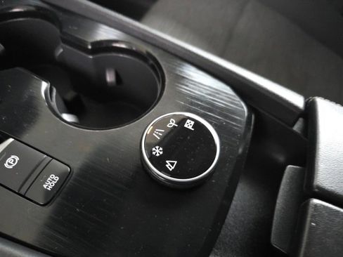 Used 2021 Nissan Rogue S image 28