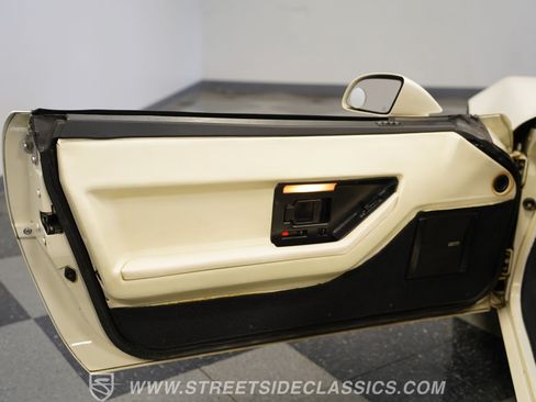 Used 1988 Chevrolet Corvette Coupe RWD image 38