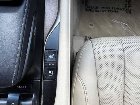 Used 2019 Lexus LX 570 4WD w/ Luxury Package image 38