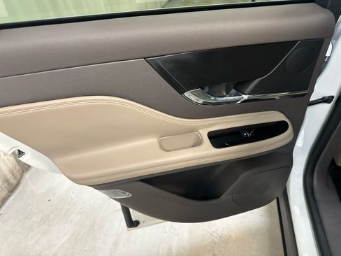 Used 2023 Lincoln Corsair AWD w/ Equipment Group 101A image 29