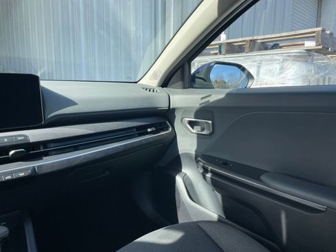 Used 2025 Kia K4 LXS image 33