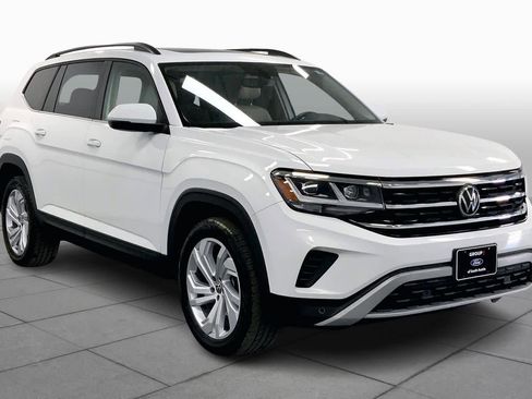 Used 2021 Volkswagen Atlas SE w/ Panoramic Sunroof Package image 3