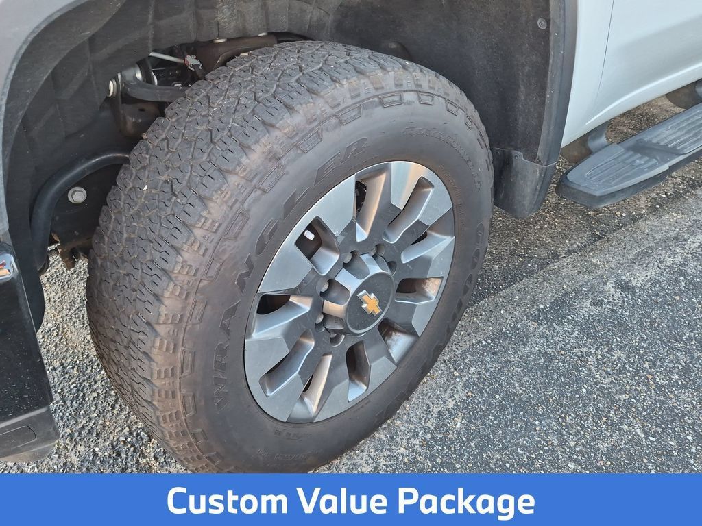 Used 2025 Chevrolet Silverado 2500 Custom w/ Custom Value Package AWD/4WD image 8