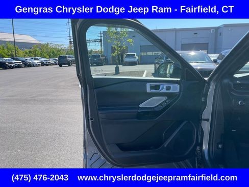 Used 2021 Ford Explorer Platinum w/ Equipment Group 601A AWD/4WD image 37