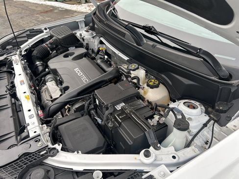 Used 2022 GMC Terrain SLE w/ Driver Convenience Package image 28