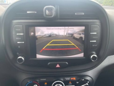 Used 2023 Kia Soul LX w/ Option Group 015 FWD image 12