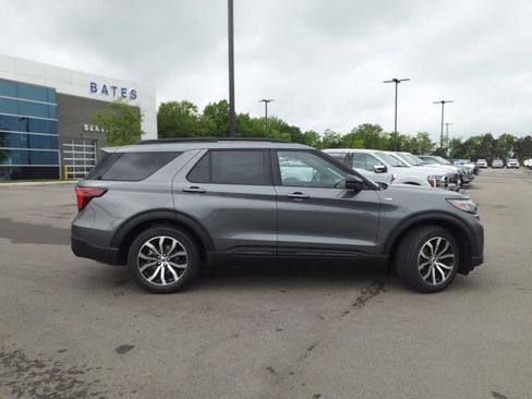 New 2025 Ford Explorer ST-Line w/ Premium Package image 2