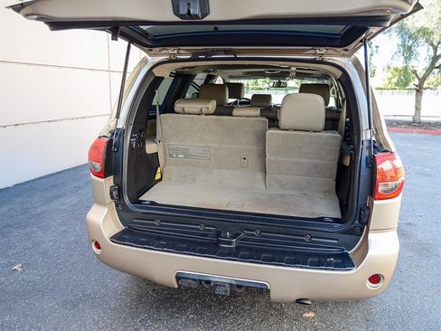 Used 2013 Toyota Sequoia SR5 image 36