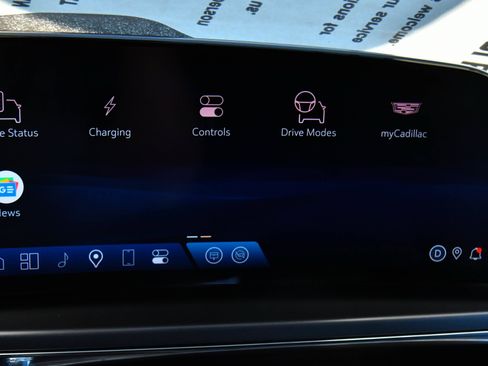 Used 2024 Cadillac Lyriq Tech RWD image 21