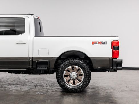 Used 2024 Ford F250 King Ranch w/ FX4 Off-Road Package AWD/4WD image 13