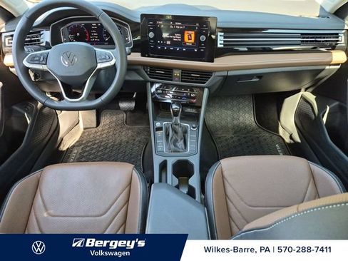 Certified 2025 Volkswagen Jetta SEL FWD image 29