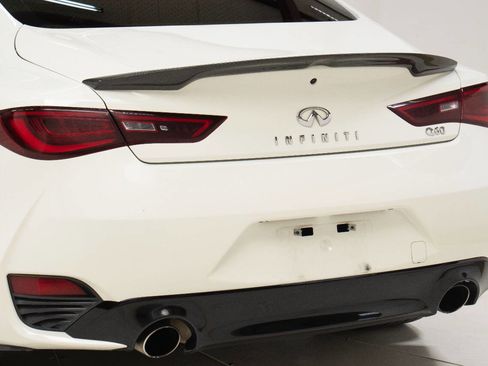 Used 2017 INFINITI Q60 3.0t w/ Premium Plus Package 3.0T image 19