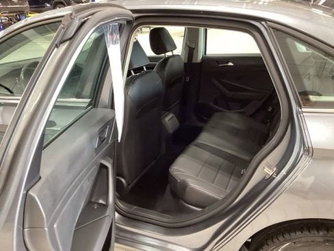 Used 2023 Volkswagen Jetta SE w/ Panoramic Sunroof Package FWD image 12