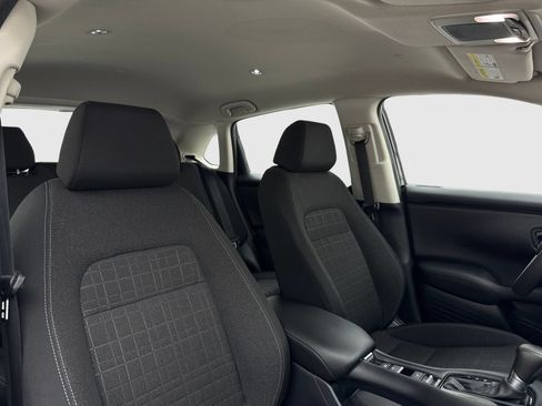 Used 2023 Honda HR-V LX image 38