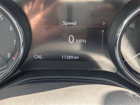 Used 2022 Buick Encore GX Select w/ Sport Touring Package image 30