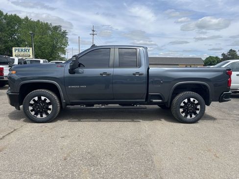 Used 2020 Chevrolet Silverado 2500 Custom w/ Custom Value Package AWD/4WD image 1