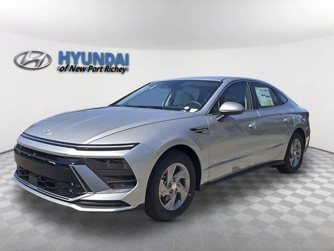 New 2026 Hyundai Sonata SE FWD image 1