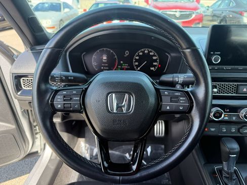 Used 2025 Honda Civic Sport image 16