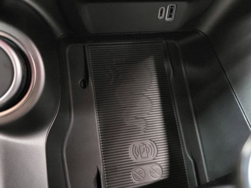 New 2025 Alfa Romeo Tonale w/ Premium Package image 44