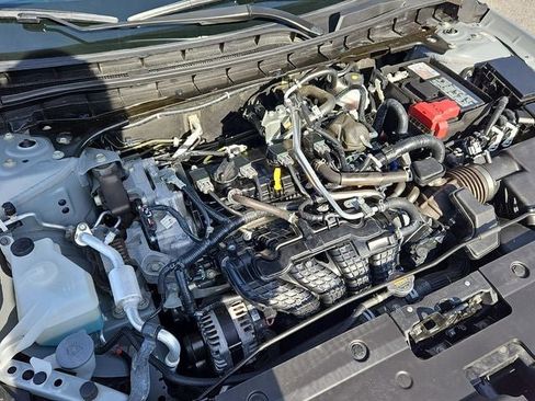 Used 2024 Nissan Altima 2.5 SV image 30