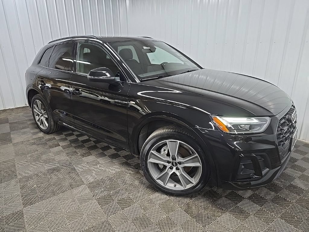 Used 2025 Audi Q5 2.0T Premium w/ Convenience Plus Package AWD/4WD image 7