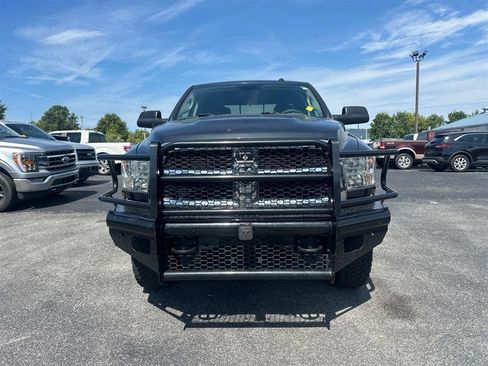 Used 2018 RAM 2500 SLT AWD/4WD image 2