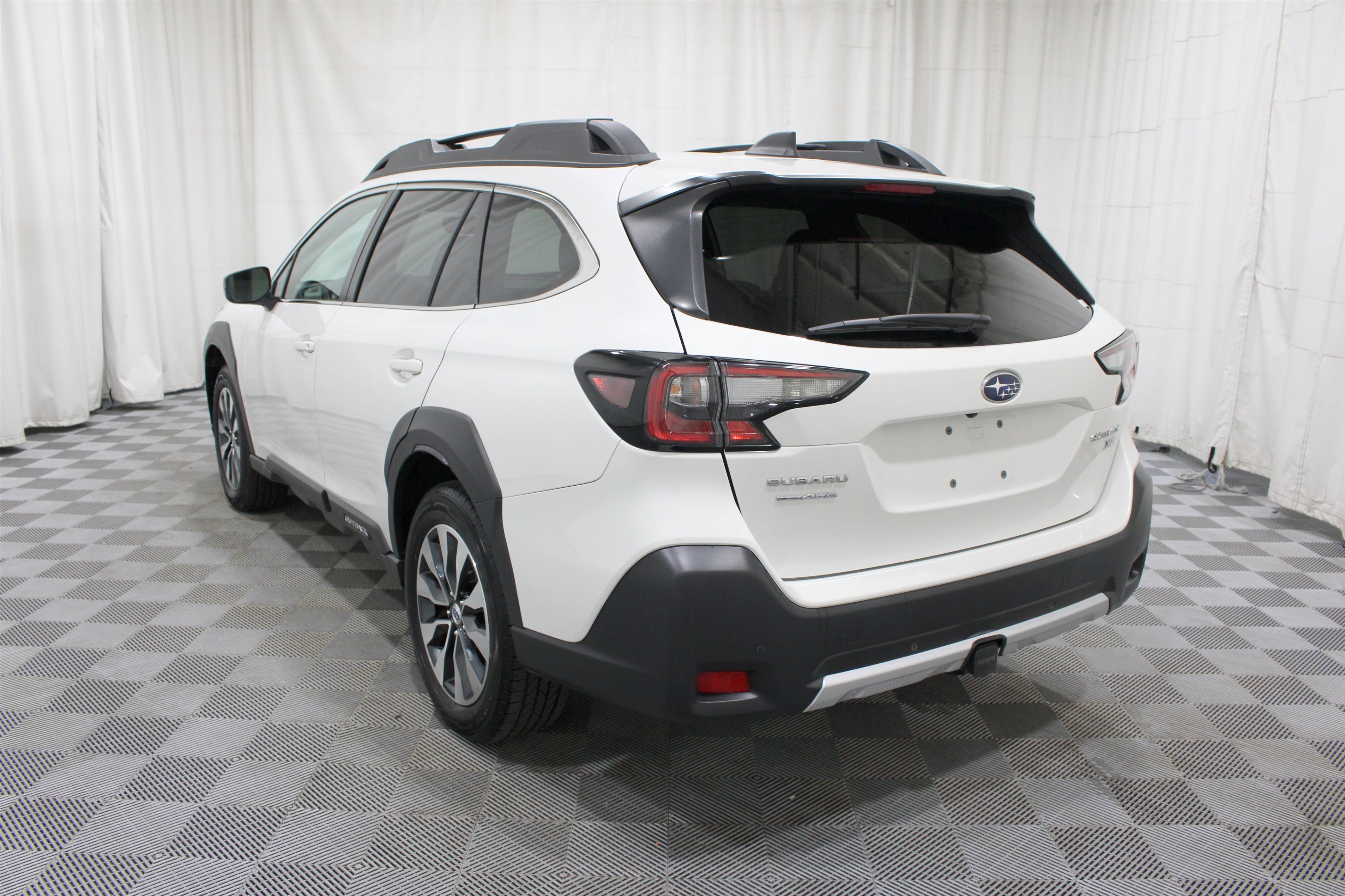 Used 2024 Subaru Outback Limited XT AWD/4WD image 32