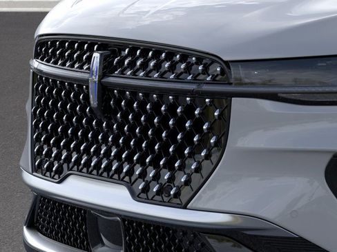 New 2026 Lincoln Nautilus Premier AWD/4WD image 17