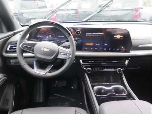 New 2026 Chevrolet Traverse LT w/ Enhanced Driving Package image 13