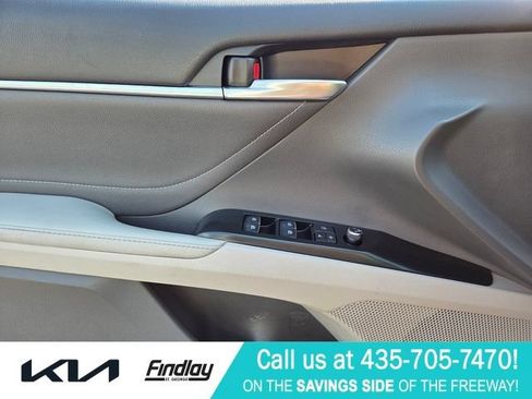 Used 2018 Toyota Camry XSE FWD image 17