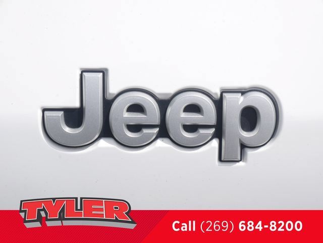 Certified 2024 Jeep Grand Cherokee L Laredo w/ Luxury Tech Group I AWD/4WD image 15