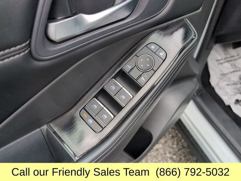 Used 2024 Nissan Rogue SL image 11