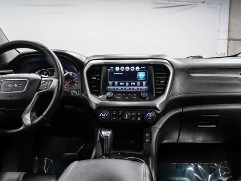 Used 2017 GMC Acadia SLT FWD image 13