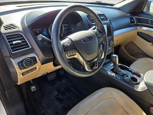 Used 2016 Ford Explorer XLT w/ Equipment Group 202A FWD image 10