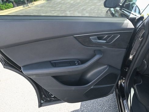 Used 2022 Audi Q8 Premium Plus image 23