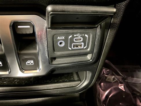 Used 2024 Jeep Wrangler Sport AWD/4WD image 15