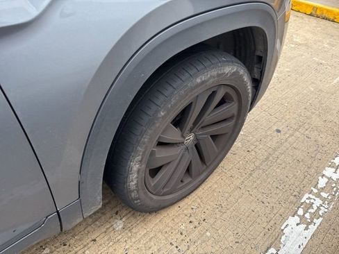 Used 2021 Volkswagen Atlas SE image 13