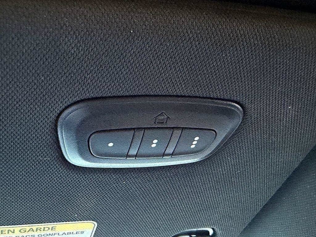 Used 2024 Jeep Wagoneer L Series III w/ Flexible Seating Group AWD/4WD image 16