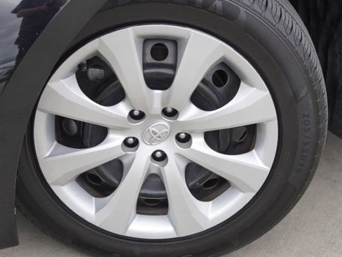 Used 2023 Toyota Corolla LE image 11