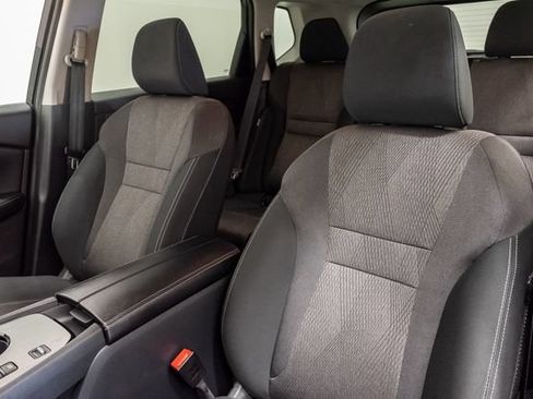 Used 2025 Nissan Rogue SV FWD image 9