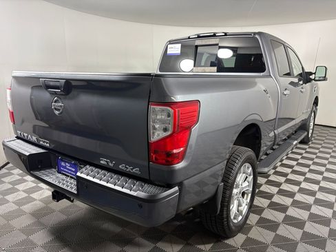 Used 2017 Nissan Titan SV image 7
