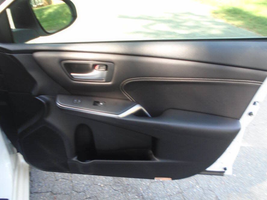 Used 2016 Toyota Camry XLE FWD image 23